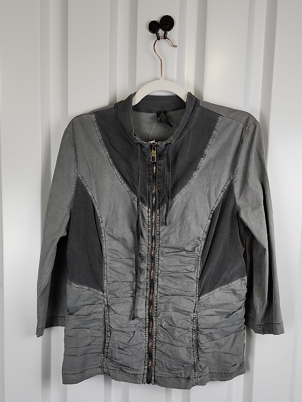 XCVI Women’s Grey Zip-Front Jacket Size Large NWT Full Zip Ruched Funnel Neck